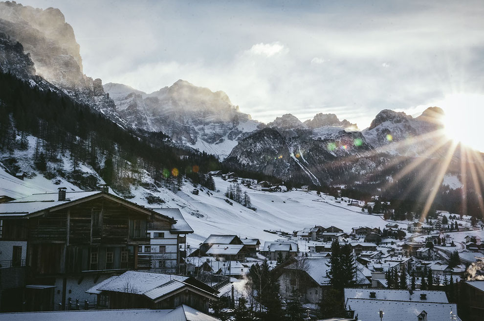 San Cassiano, St. Kassian, Alta Badia, Südtirol - Blick aus dem Skypool des Dolomiti Wellness Hotel Fanes