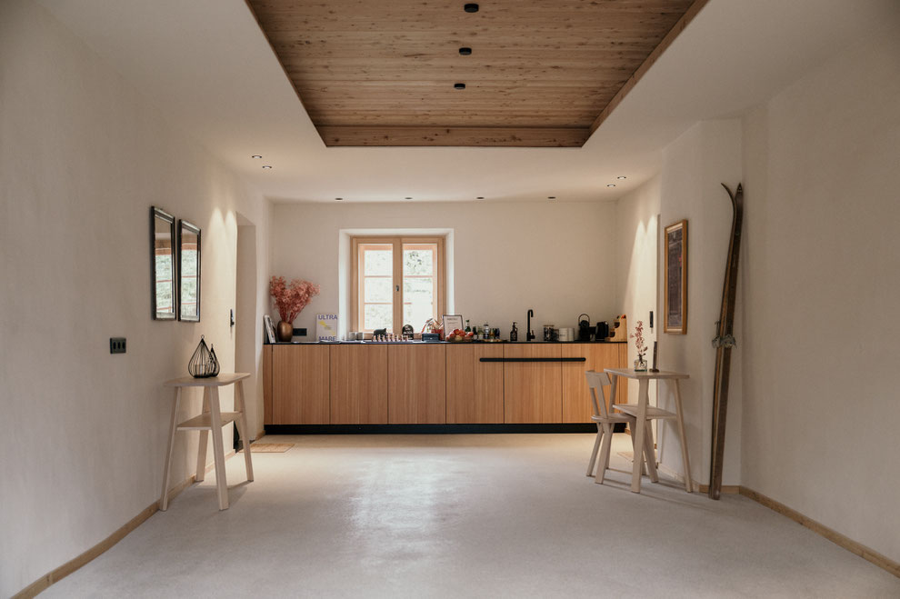 DAS1494 • Ferien im Baudenkmal | Apartmenthaus am Mieminger Plateau in Tirol • Member of Mountain Hideaways ©MarikaUnterladstätter _fullwidth-story-splash