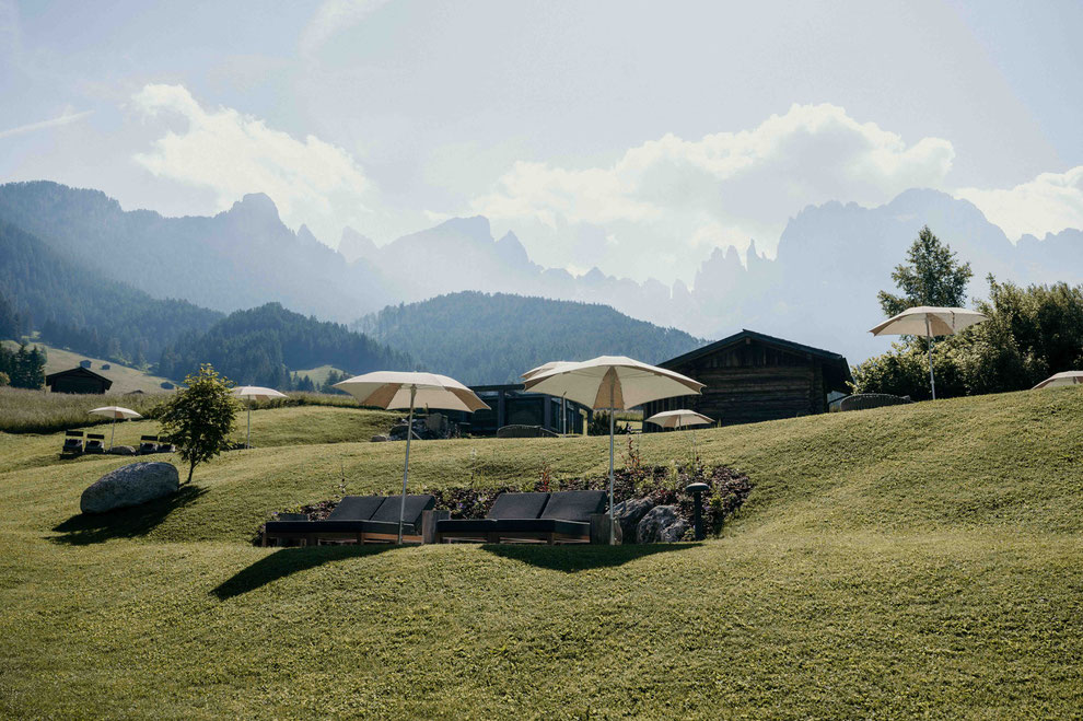 CYPRIANERHOF • Living the Cultura Dolomiti – between mountain magic, quiet strength and soulful culture | Tiers at the foot of the Rosengarten | South Tyrol • Member of Mountain Hideaways ©Marika Unterladstätter
