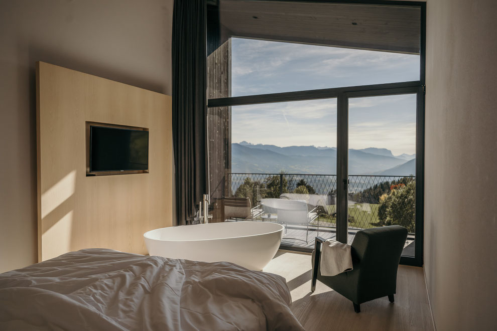  MILLA MONTIS • Design and wellness hotel in Meransen | South Tyrol • Member of MOUNTAIN HIDEAWAYS ©Marika Unterladstätter _fullwidth-story-splash