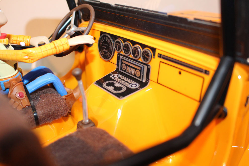 Axial SCX10 Jeep Cockpit "Sawback"