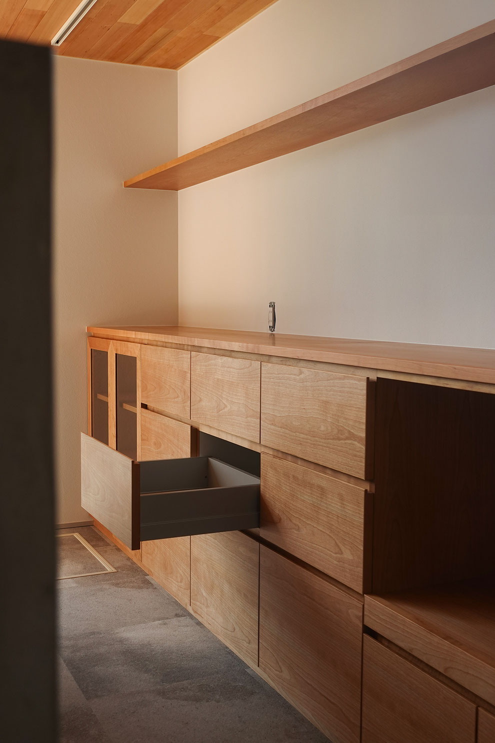 サクラ　カップボード　オーダー家具　クラスコファニチャー