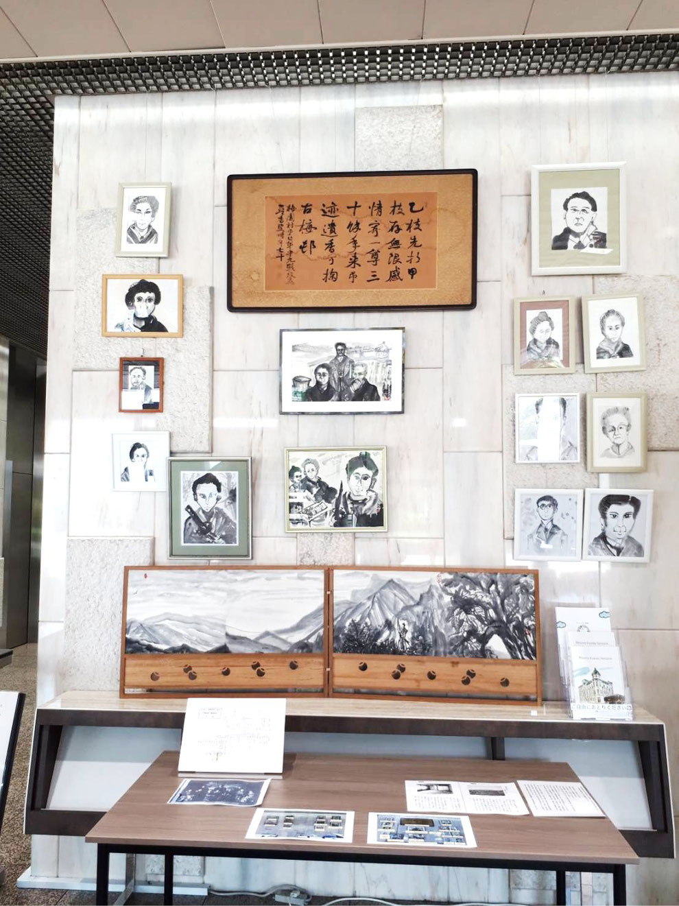 「尾高浩羽先生の作品」　　※「埼玉りそな銀行本社のエントランスにて