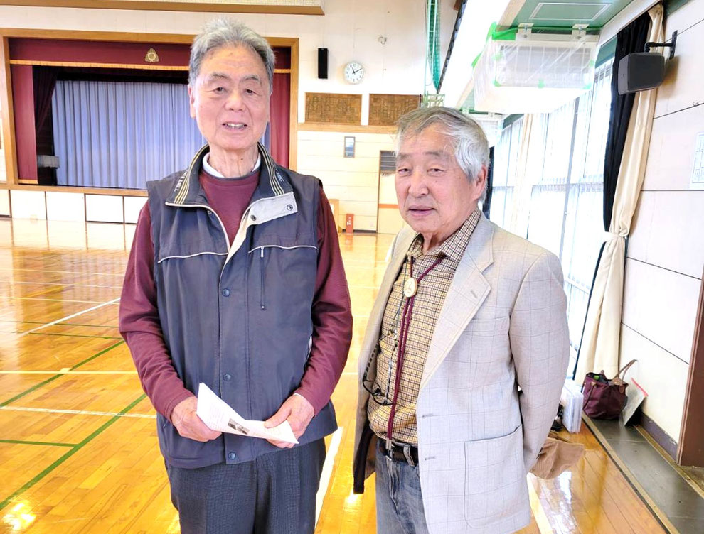 (左)本庄の郷土史家 柴崎起三雄先生 (右)深谷上杉・郷土史研究会会長、深谷刀剣会々長 奥田 豊氏 ※5月3日に撮影