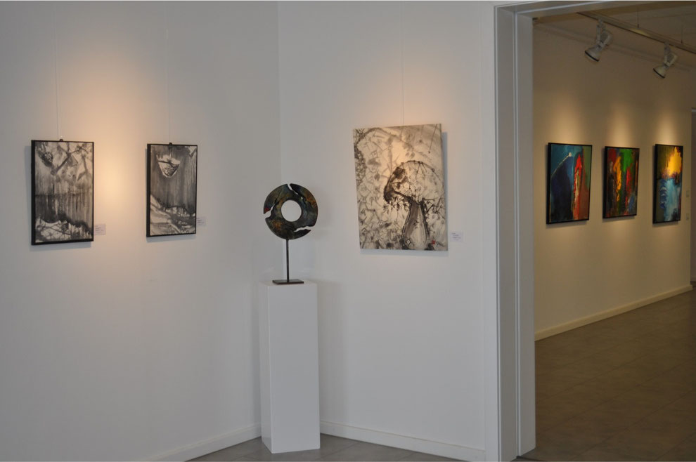 『3 JAPANESE ARTISTS 2025』の様子(ドイツ・フィールンハイムの美術館での展示会) ©https://www.facebook.com/photo?fbid=23922732224056317&set=a.23922763267386546