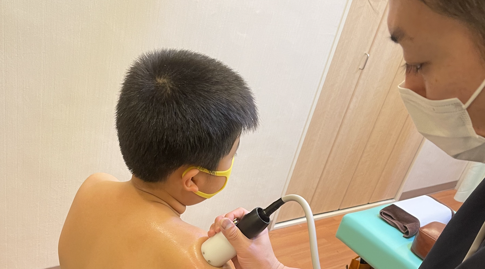 筋膜リリース施術の様子