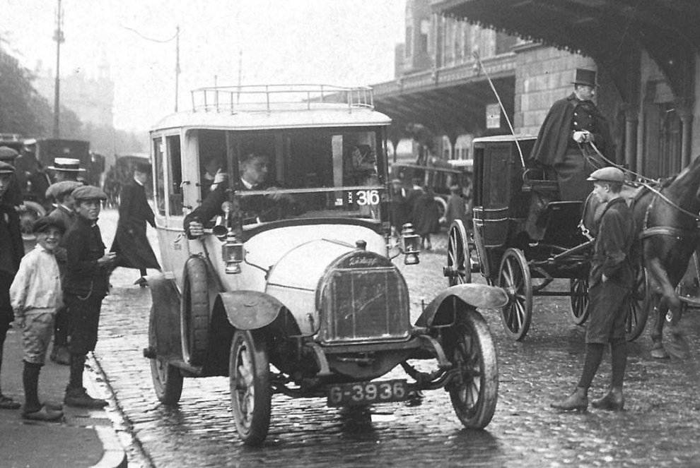 Taxi at Central Station Amsterdam-1919