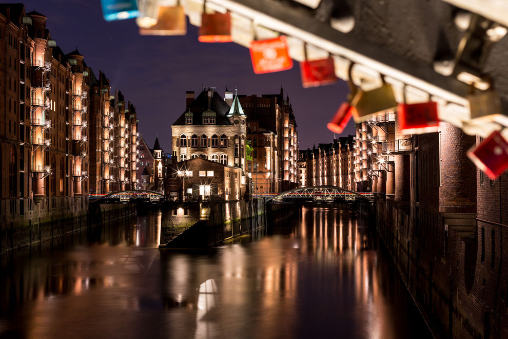 Wasserschloss in Hamburg Speicherstadt at night