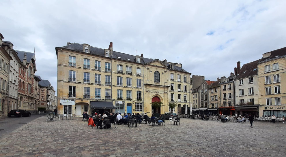 La place Saint-Sauveur