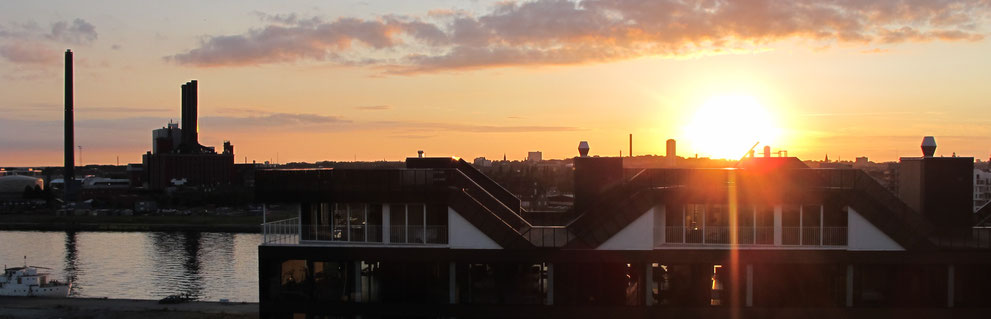Unternehmen im Sonnenaufgang
