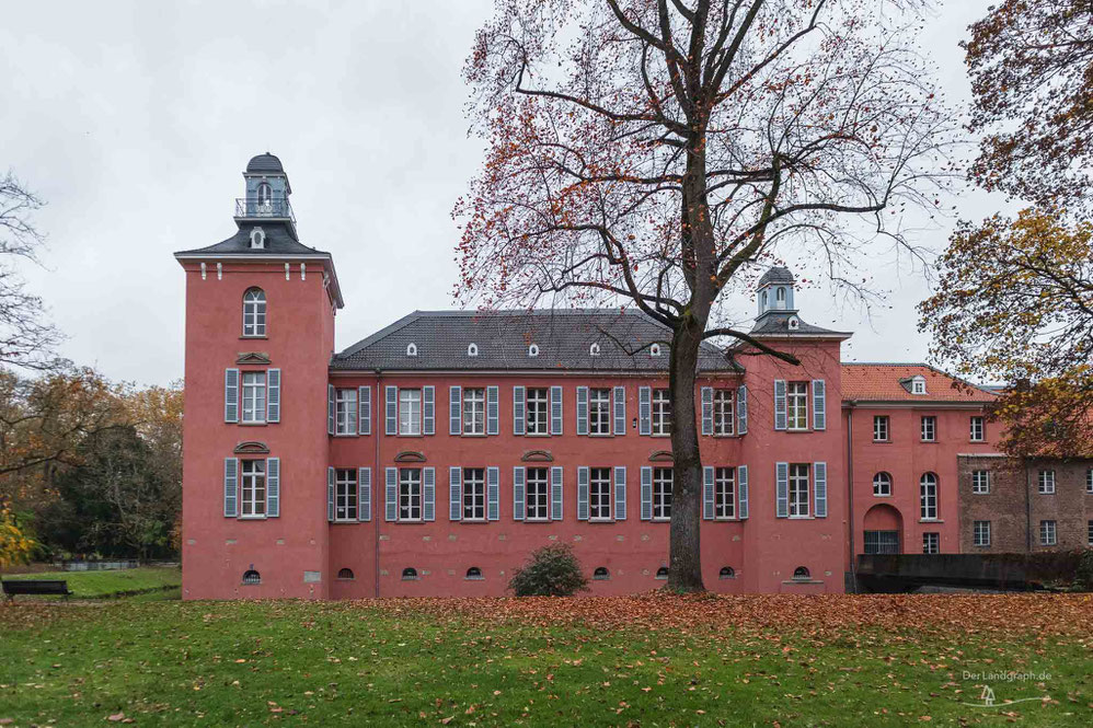 Rotes Schloss Kalkum in Düsseldorf im Rheinland