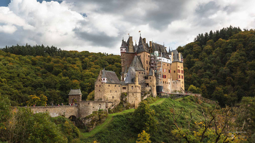 Burg Eltz in Wierschem in der Eifel (Architekturfotografie Burgen & Schlösser)