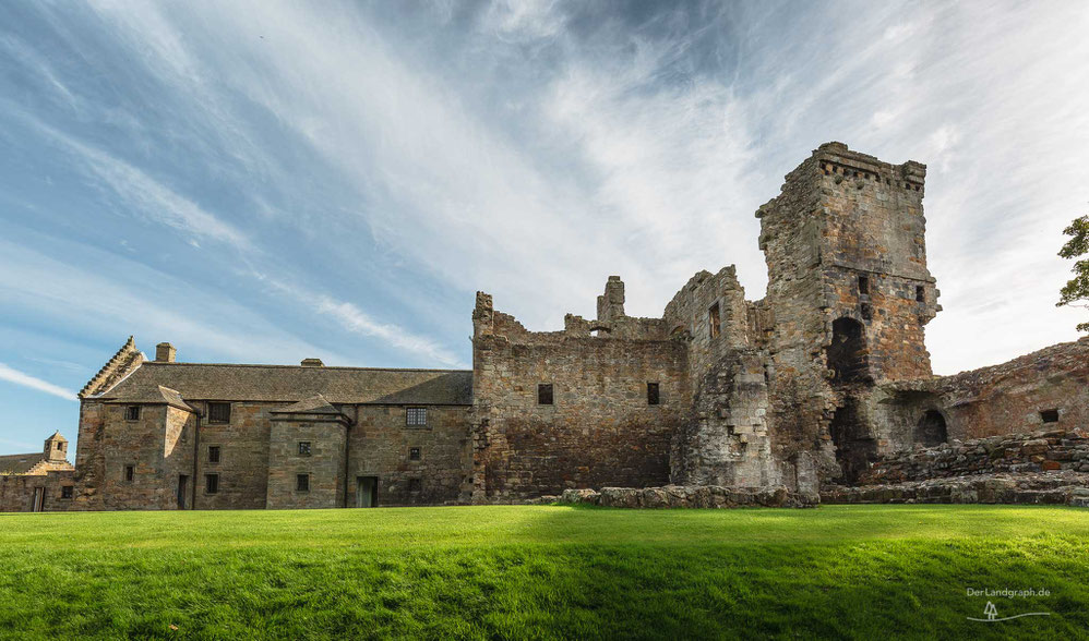 Ruine der Burg Aberdour Castle in Schottland