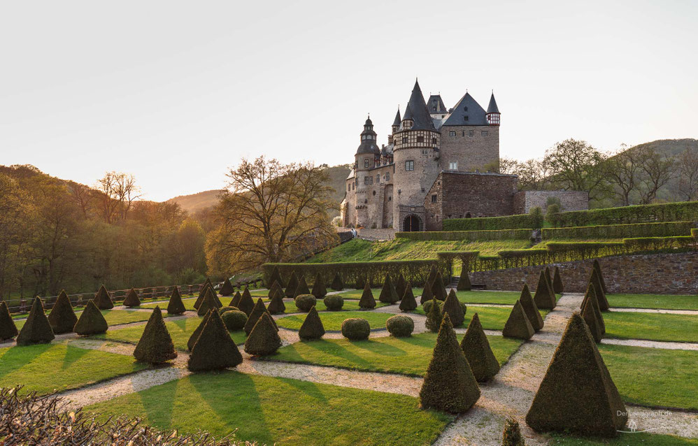 Schloss Bürresheim in St. Johann in der Eifel