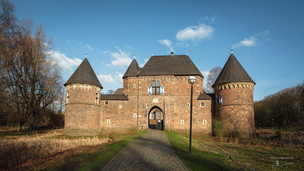 Burg Vondern in Oberhausen im Ruhrgebiet (Architekturfotografie Burgen & Schlösser)