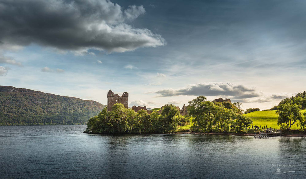 Ruine der Burg Urquhart Castle am Loch Ness in der Nähe von Inverness in Schottland