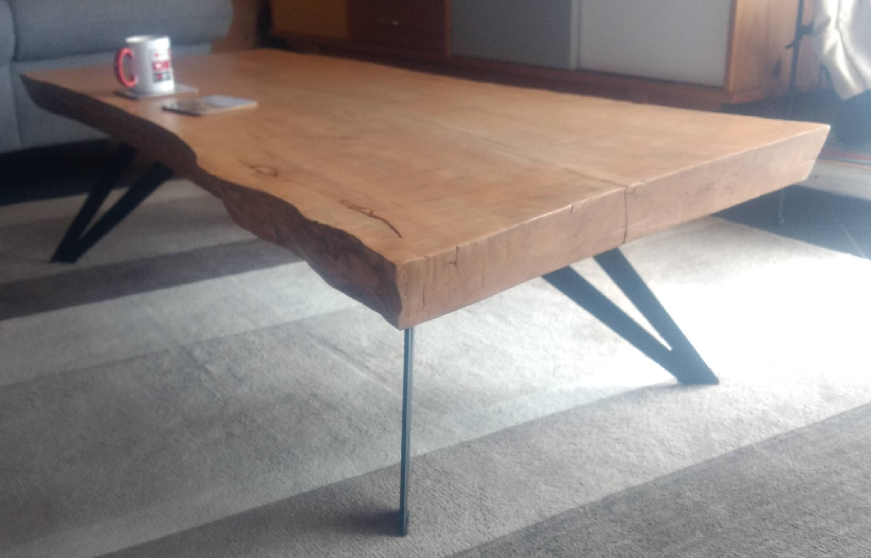 pied de table industriel noir