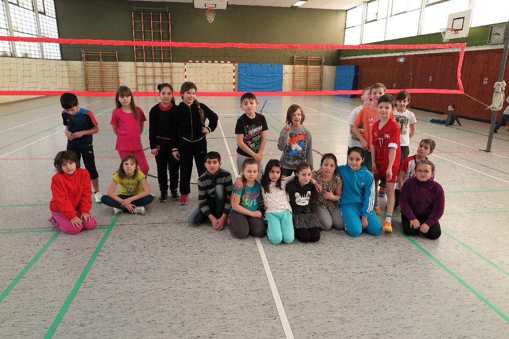 Volleyball Pausenliga Schulerinnen Und Schuler Freuen Sich Es Geht Um Den Cvjm Pokal Spannende Und Packende Spiele Erwartet Westhagener Pausenliga