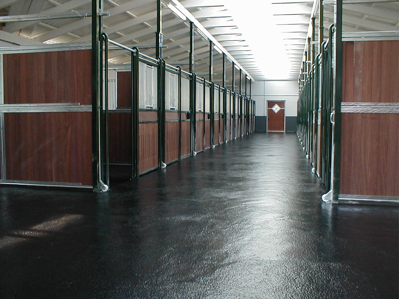 Stable walkways SAGUSTU