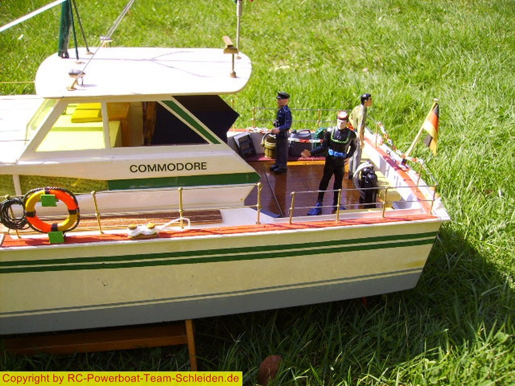 Die COMMODORE von Graupner RcPowerboatTeamSchleiden