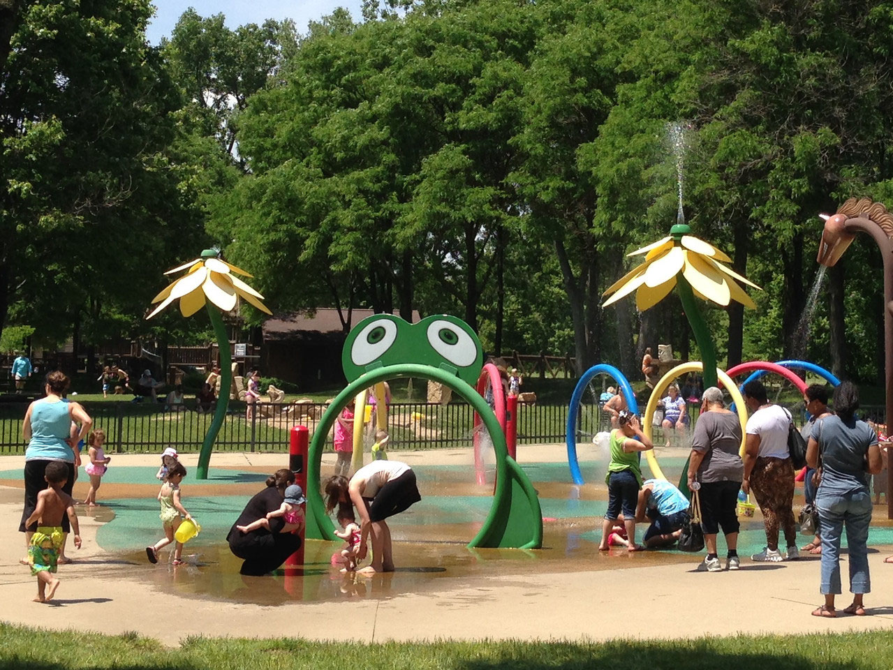 静かな公園 公園 - mamaSAPO Novi