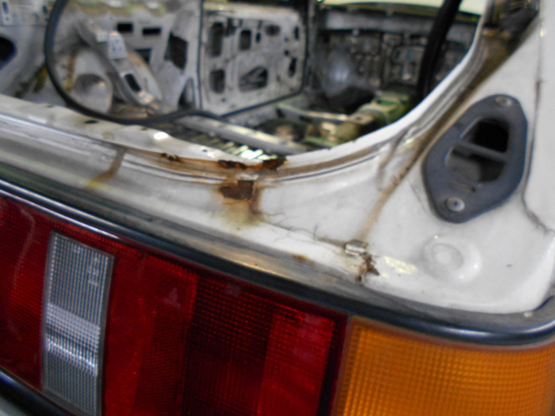 レストア前 トミサトレーシングサービス ａｅ86ショップ 中古車販売 旧車 修理 メンテナンスはお任せ下さい