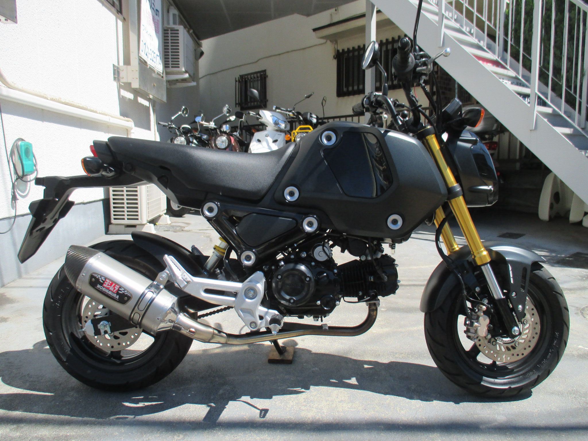 グロム JC92 ヨシムラ機械曲 R-77Sサイクロン カーボン グロム JC92 ヨシムラ機械曲 R-77Sサイクロン カーボン