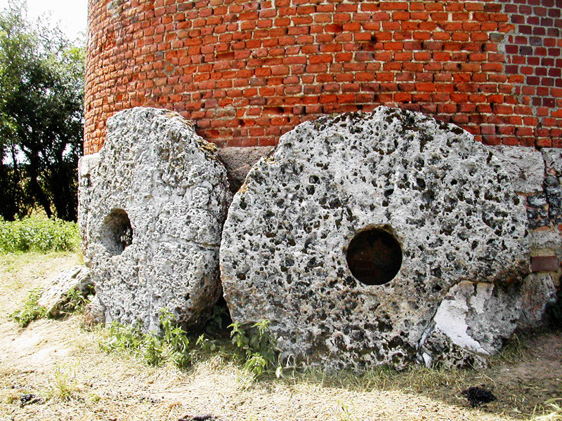 Meules De Moulins Richesses En Somme Petit Patrimoine En Pays