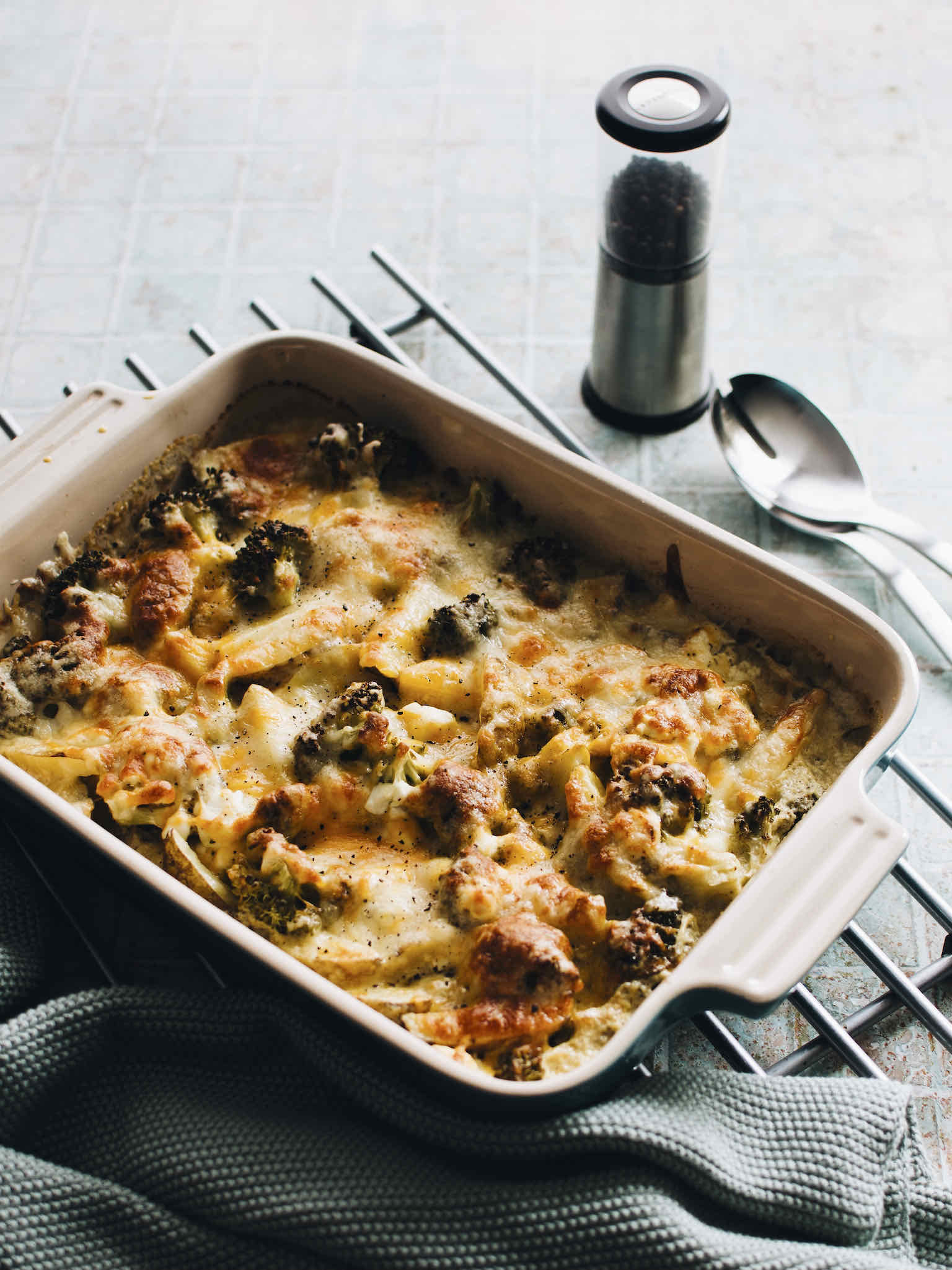 Überbackener Broccoli-Kartoffel-Auflauf - KITCHEN WITH A VIEW