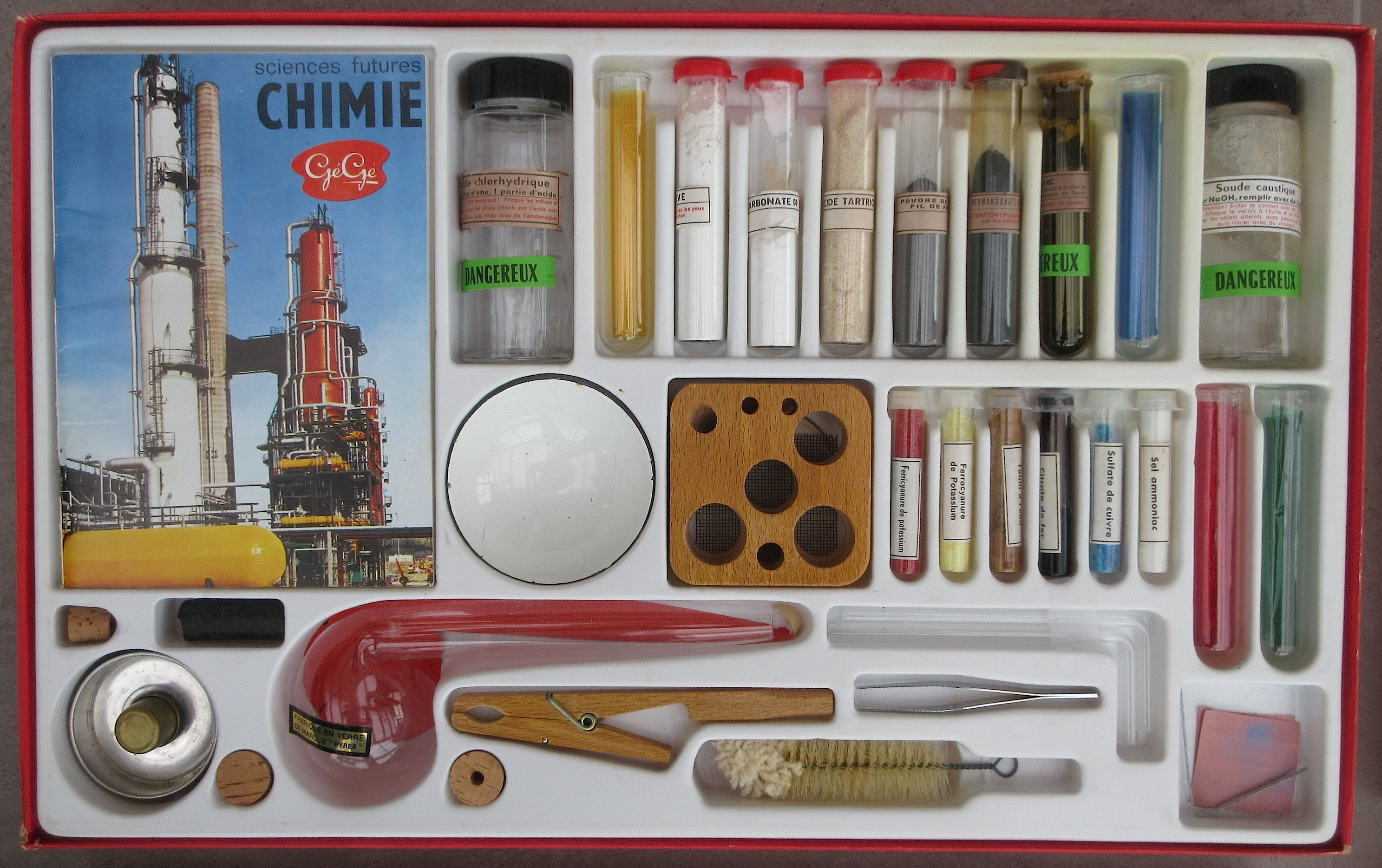 Jeu scientifique Clementoni 52629 Experiences Volcaniques - Jeu de