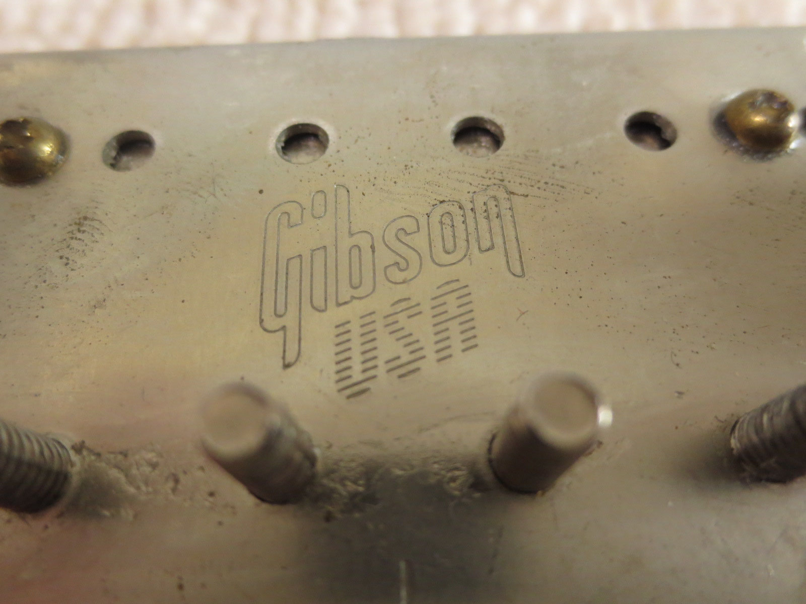 Gibson　刻印　4芯　ピックアップ Amazon | Gibson / 57 Classic Nickel cover 4-Conductor PU57DBNC4