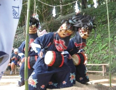 26.逆面（さかづら）の獅子舞（ししまい ） - 河内地区のホームページ