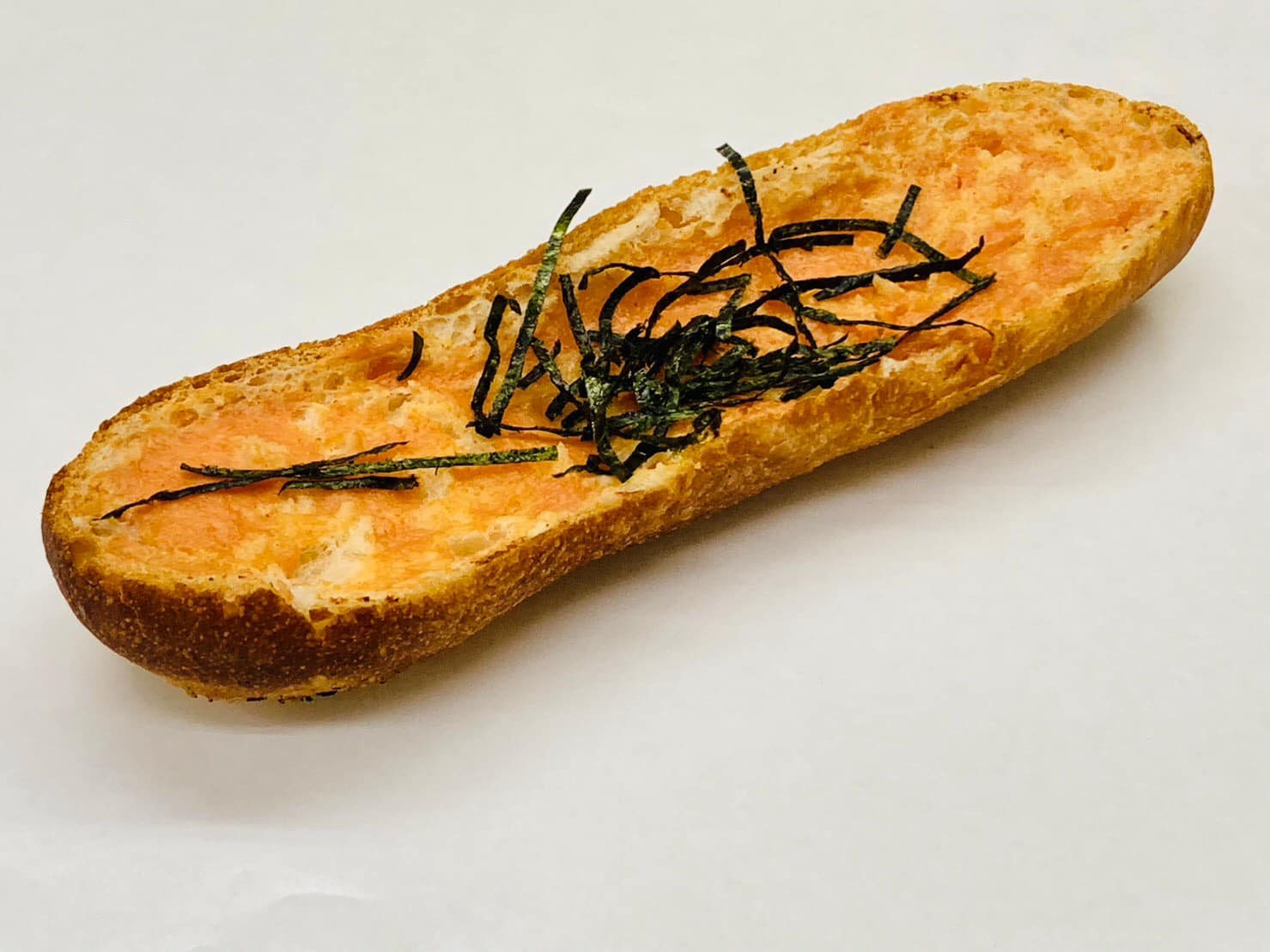 フランスパンのデッサン フランスパンのデッサン 構成デッサン フランスパン、手、リボン