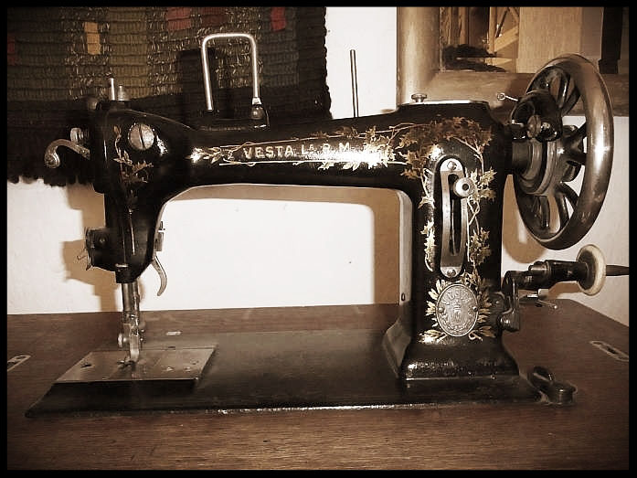 Étui de machine a coudre à roulettes - Pénélope sewing machines