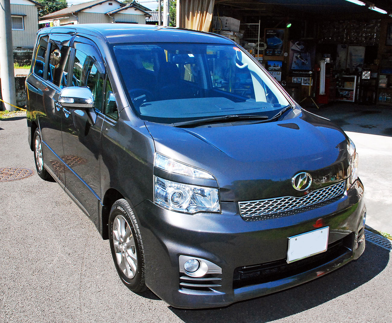 トヨタ ヴォクシーｚｓ 煌ｉｉ ｈｄｄナビ バックカメラ 禁煙車 両側電動スライド スマートキー プッシュスタート オートエアコン ｈｉｄヘッド オートライト ｅｔｃ 純正１６ａｗ ８人乗り 電動格納ミラー 衝突安全ボディの中古車 車体価格79 9万円 2012 平成24 年式