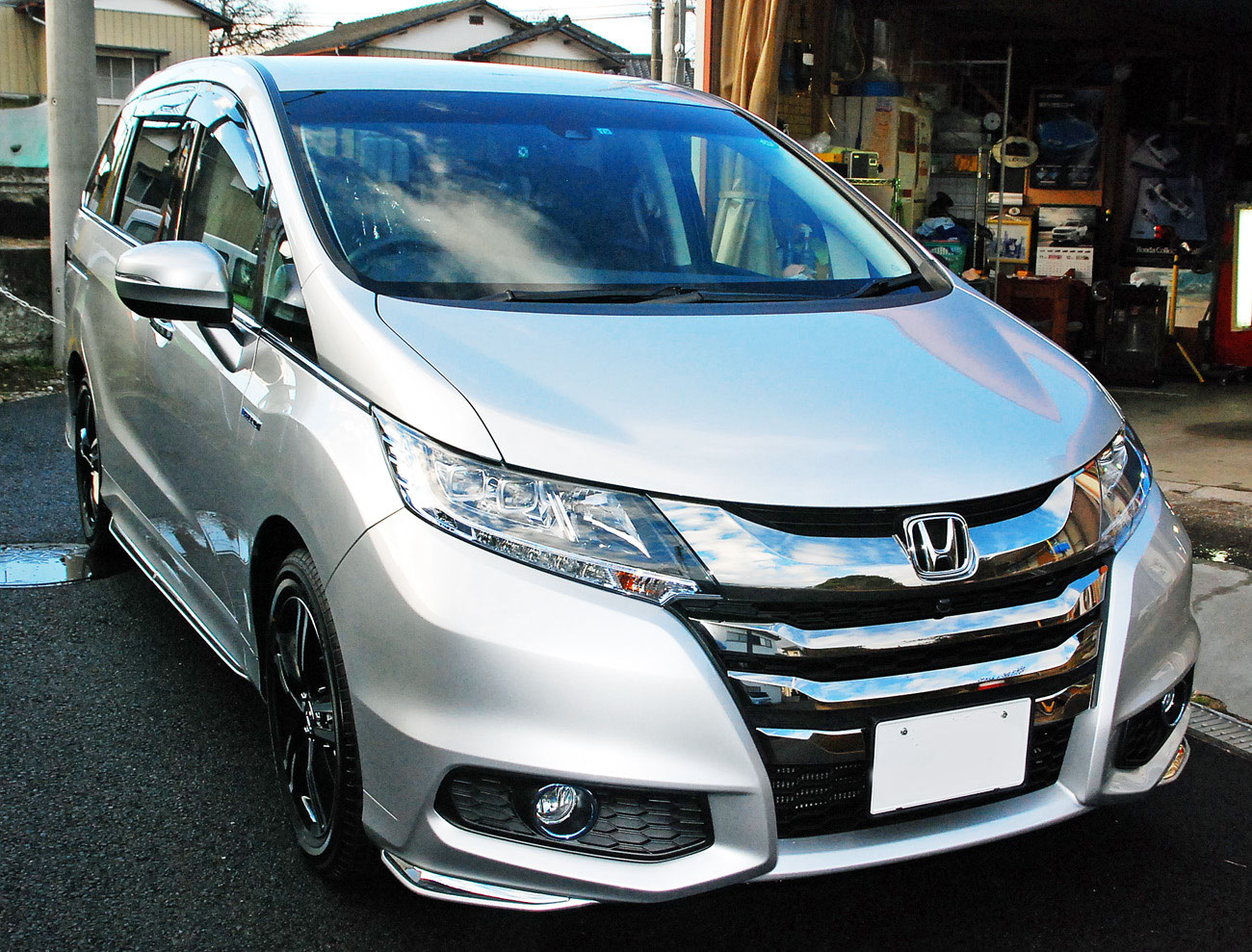 ホンダ オデッセイ Odyssey スーパープラチナ メタリック新車の磨き ボディガラスコーティング 飯野自動車コーティング 実績31年 ホンダ オデッセイ Odyssey スーパープラチナ メタリック新車の磨き ボディガラスコーティング 飯野自動車コーティング 実績31年