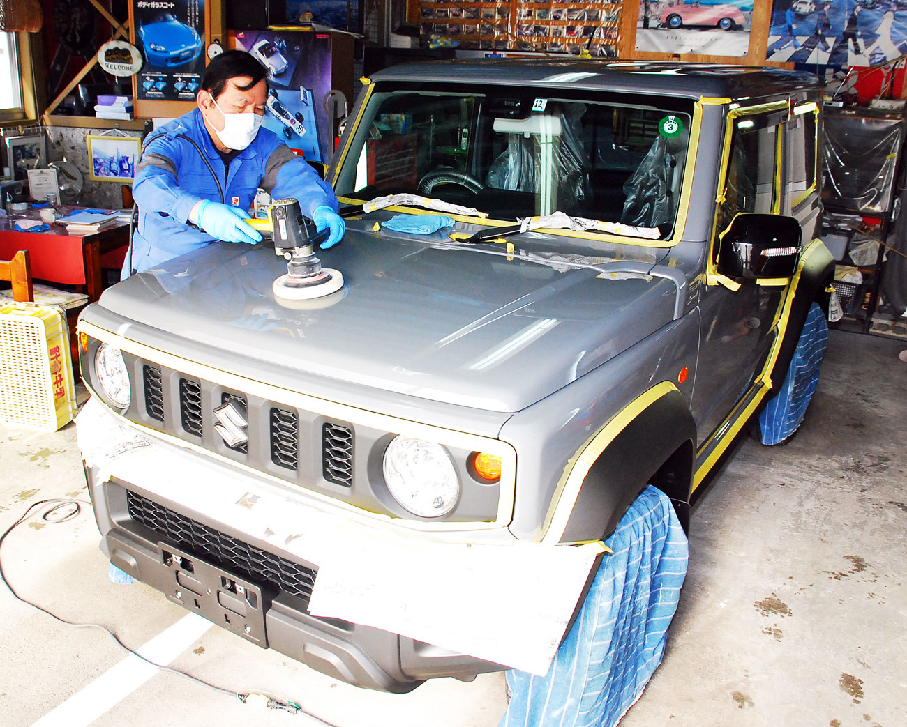 スズキ ジムニーシエラ ミディアムグレー 新車の磨き ボディガラスコーティング 飯野自動車コーティング 実績31年 スズキ ジムニーシエラ ミディアムグレー 新車の磨き ボディガラスコーティング 飯野自動車コーティング 実績31年