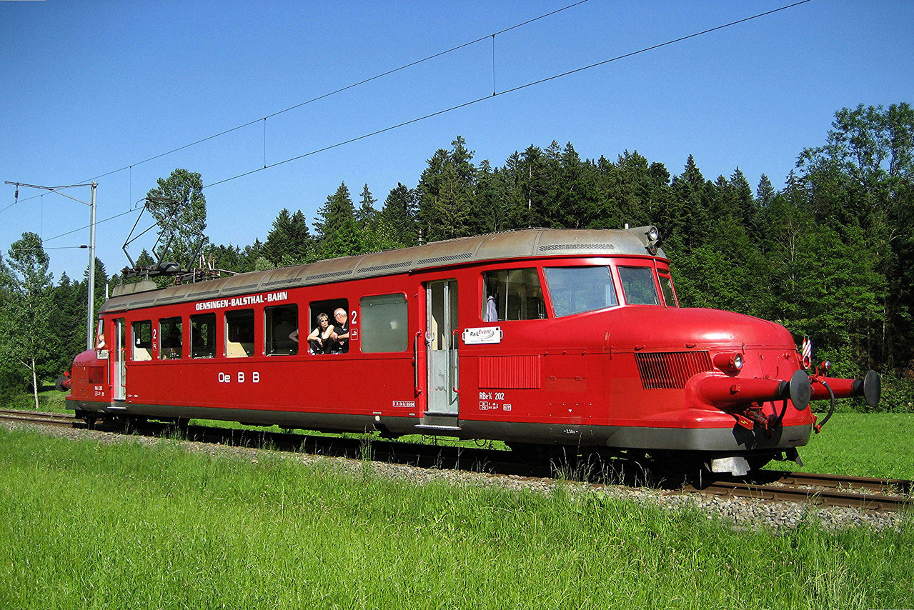 roter-pfeil-sbb-rbe-2-4-und-rae2-4-hans-rudolf-stoll-trains-and