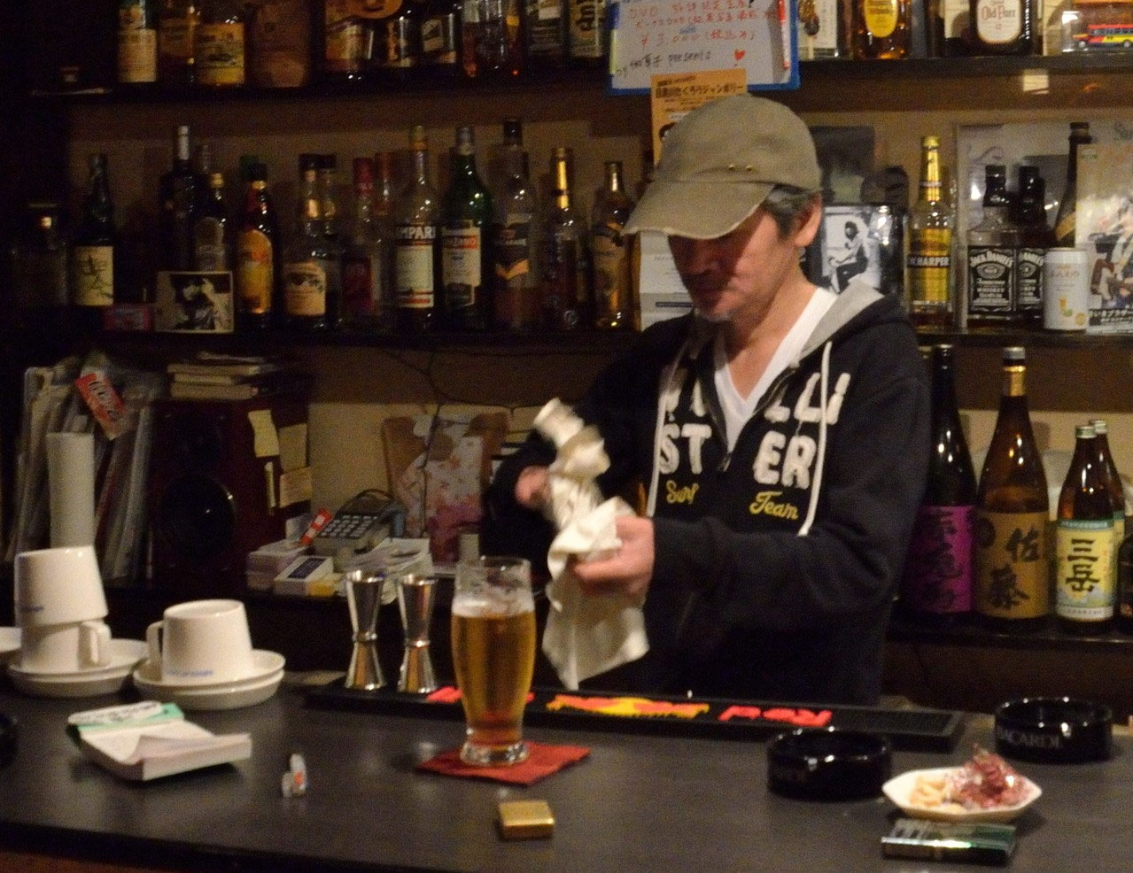 お店の紹介 吉田拓郎が流れるfolk Bar 伽草子 四谷3丁目 東京 お酒を飲みながら拓郎が聞ける