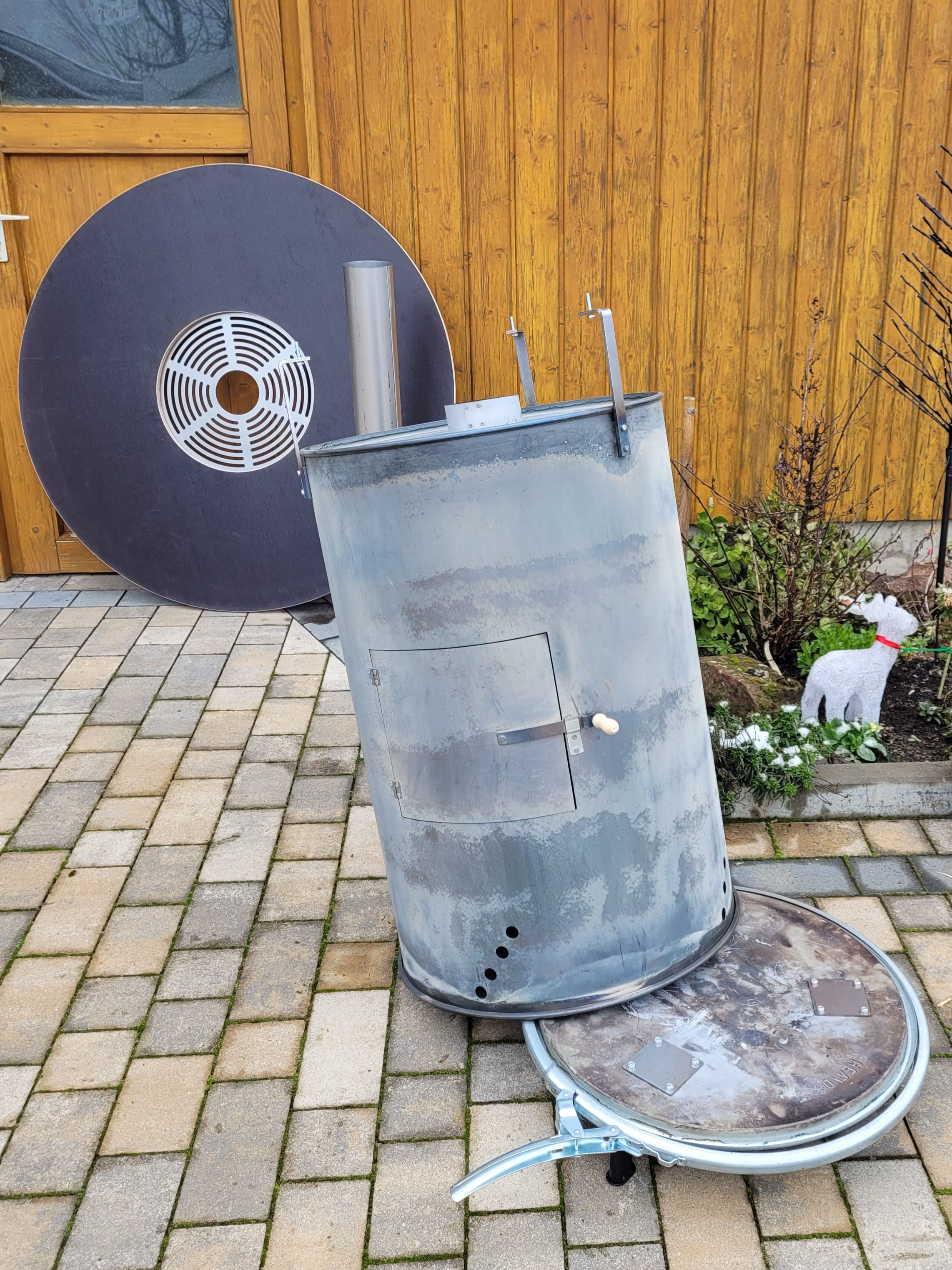 Die Feuertonne mit Stehtisch PartyFeuertonnen Pfiff