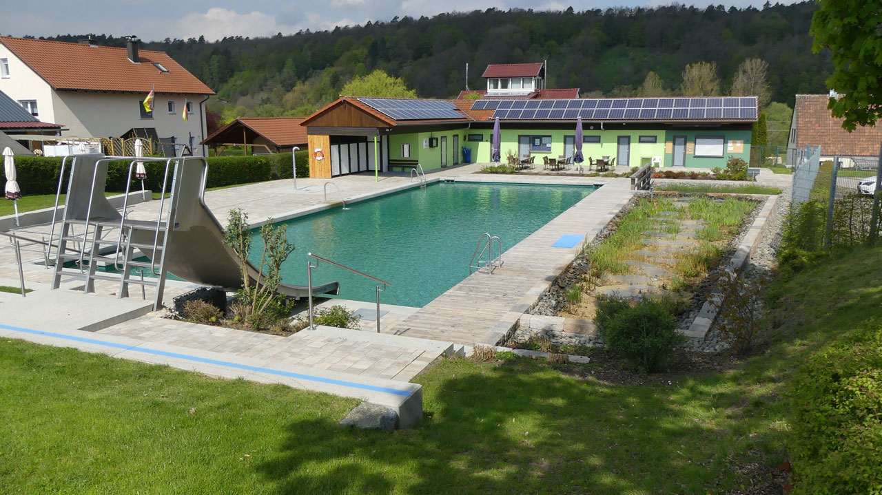 Unser Naturbad Homepage der Gemeinde Aura/Saale!