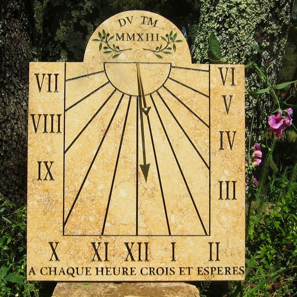 Cadrans Solaires de précision en pierre. Gravure. Pierres de Rosette — free download
