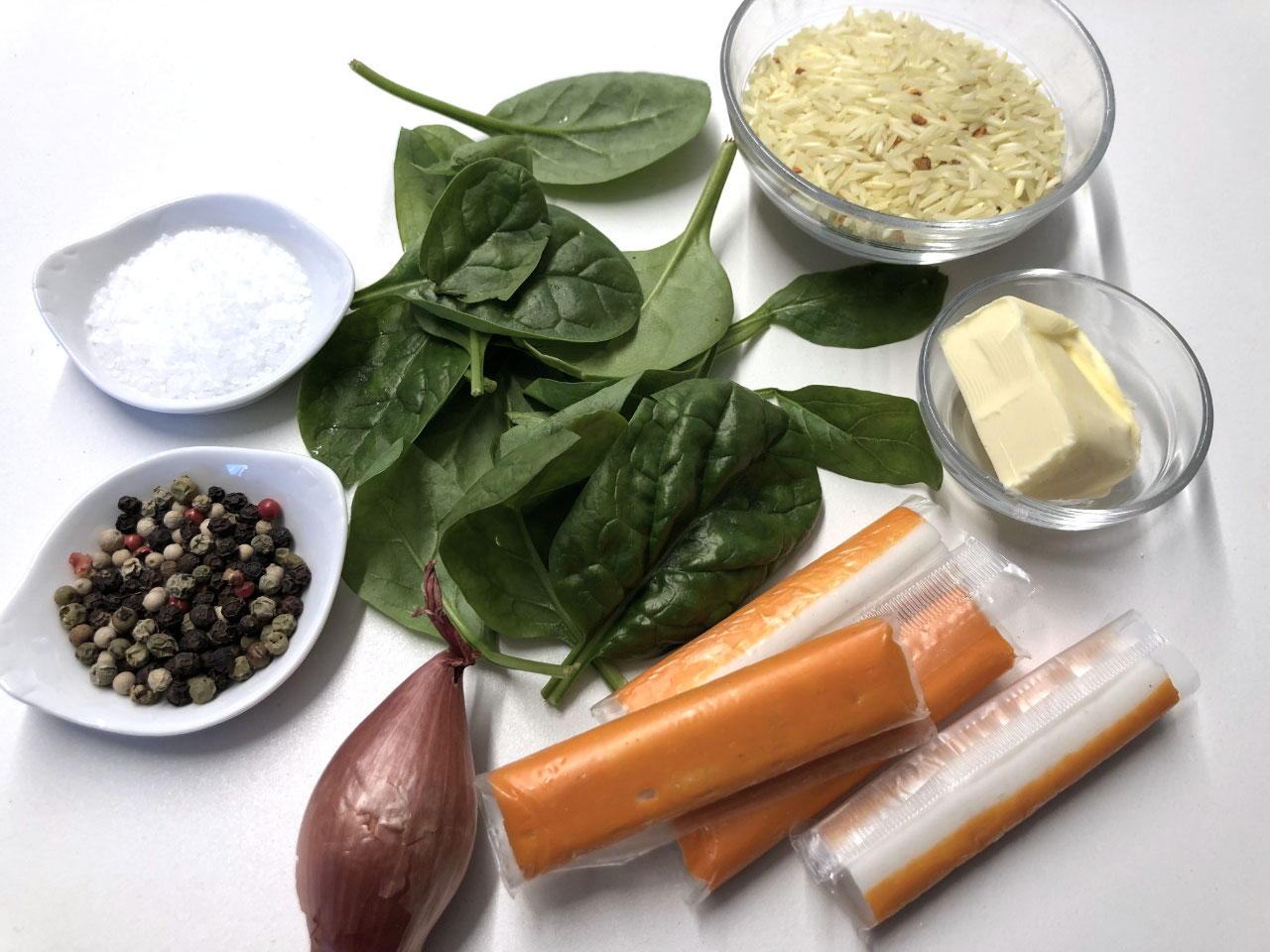 SurimiRollen auf Spinat Food Blog Kochphilosophen