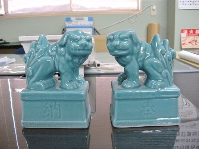 狛犬（青磁製＆木製）／神棚神具の紹介 - 神棚の販売／製作／設置なら