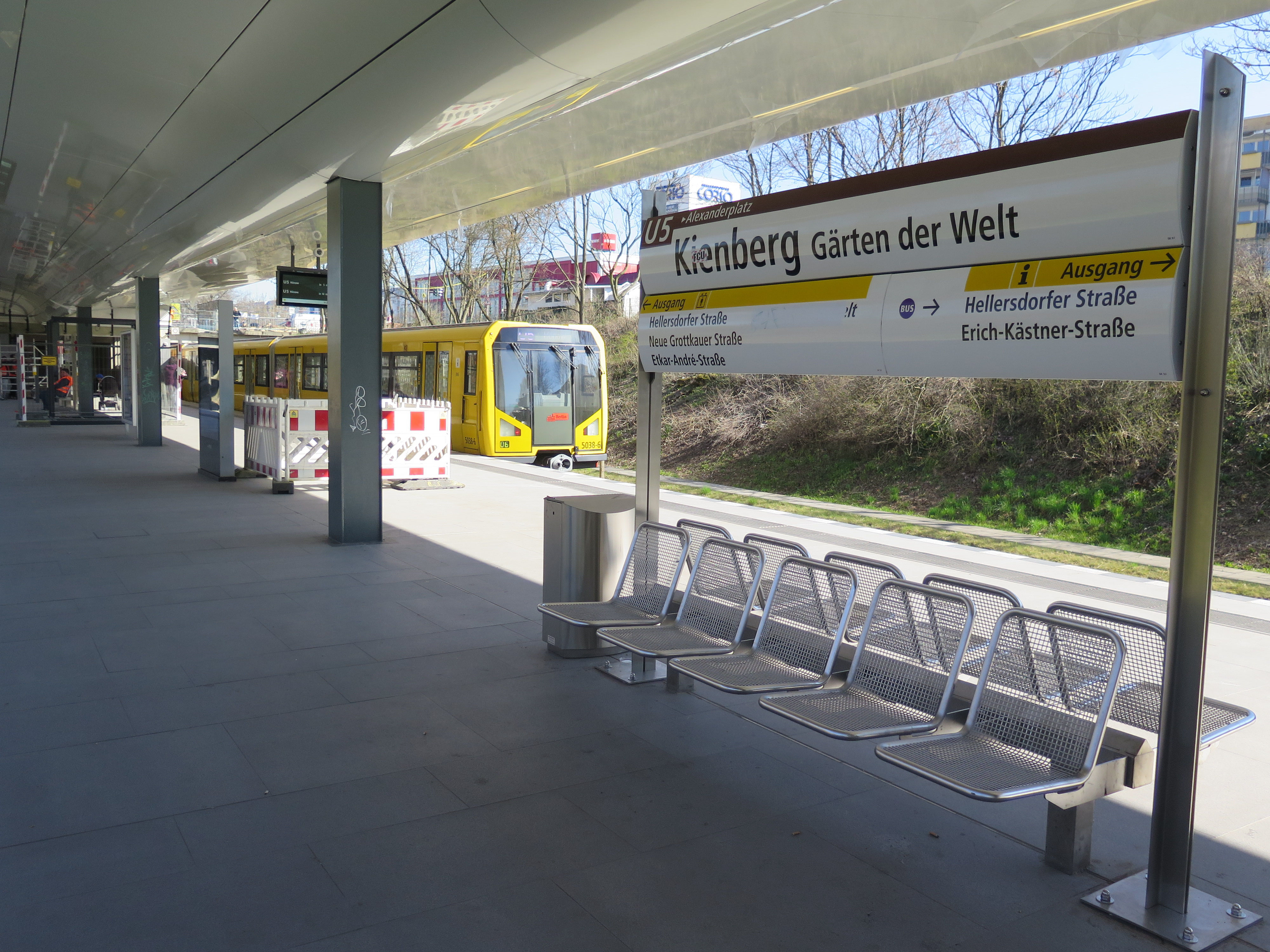 Berlin Mit den Gelben ins Grüne info24bahnnews