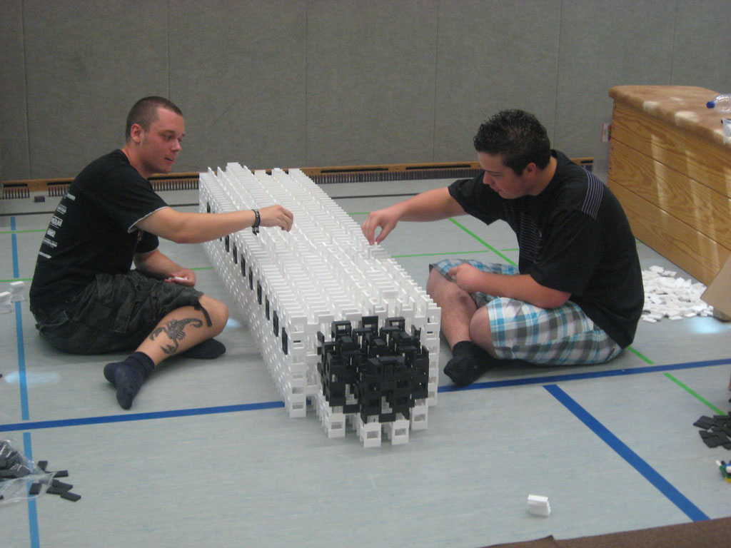 New Domino Spiral World Record Anno Domino