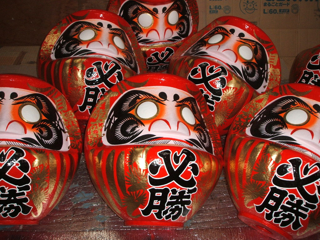 超特大 玉島だるま 開運厄除 必勝祈願 玉島だるま”の製作が