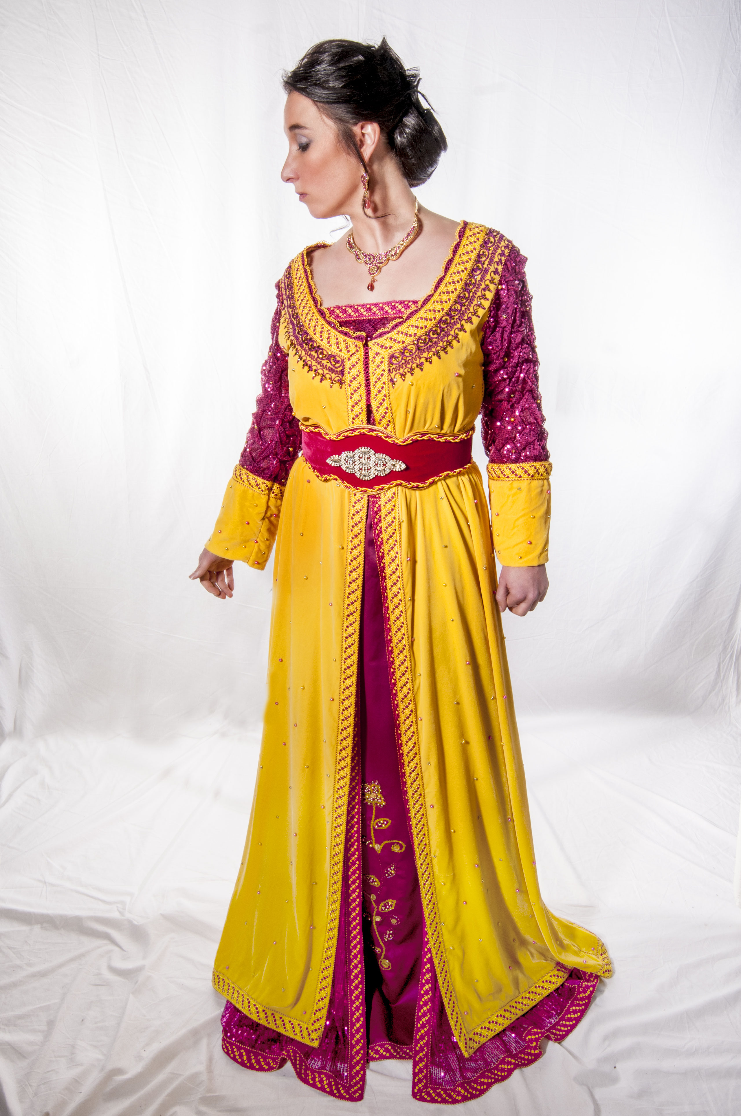 Location robes traditionnelles De Fil en Aiguille Couturière à