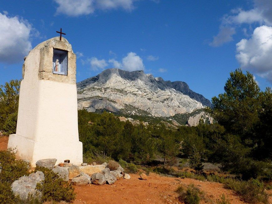 Le Pic des Mouches, Le Grand Vallon (Montagne Sainte Victoire) Site de Marche et Rêve Istres Le Pic des Mouches, Le Grand Vallon (Montagne Sainte Victoire) Site de Marche et Rêve Istres
