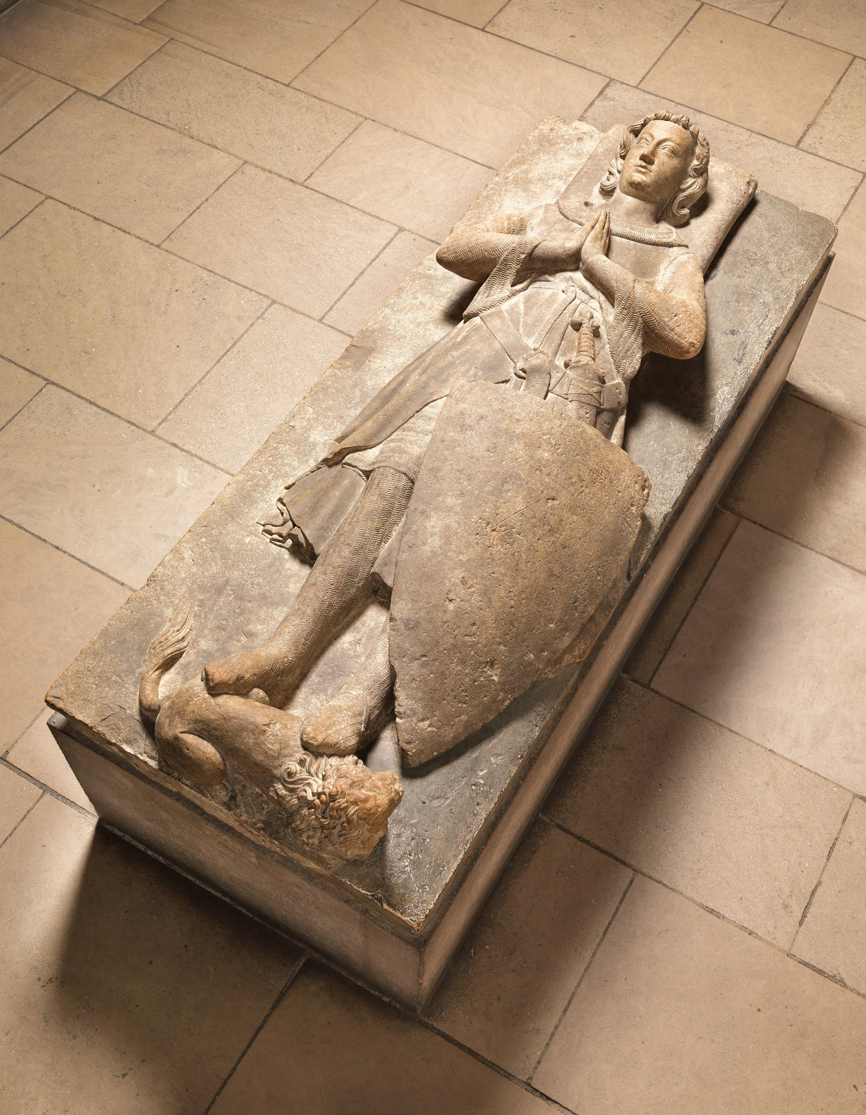 Gisant De Jean Ii D Alluye 1180 1248 Maison Des Templiers